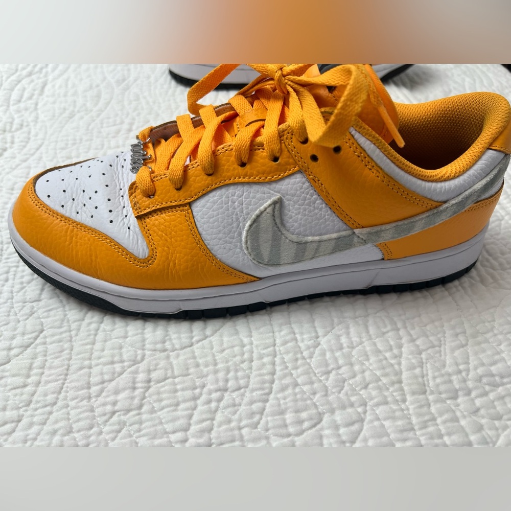 Nike Low Dunks Customized leather men’s shoe, size 9.5, EUC